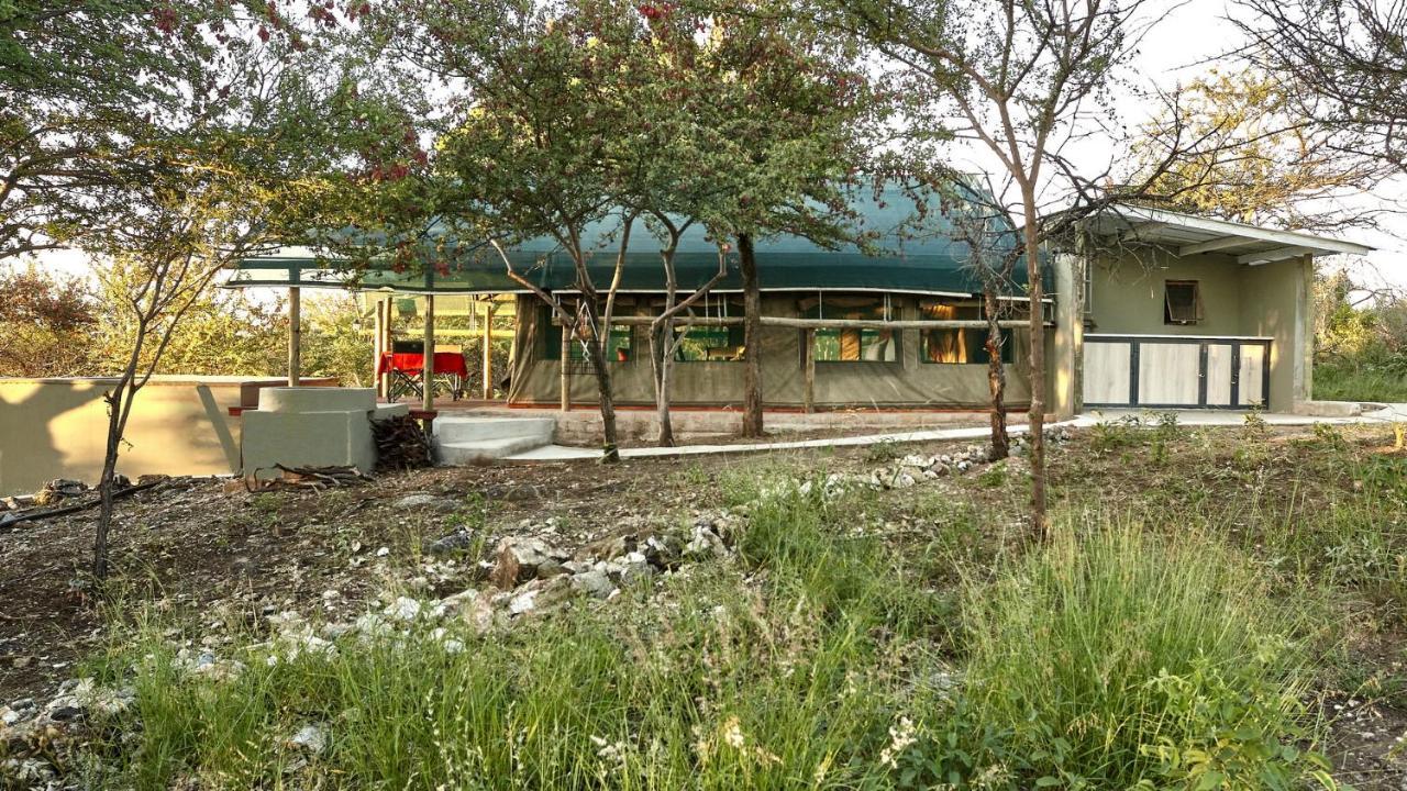 Zuricamp - Tent Madini Цумеб Екстериор снимка